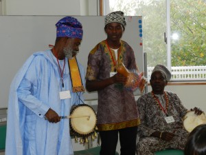 民族楽器の演奏をしてくれたナイジェリアの友人たち